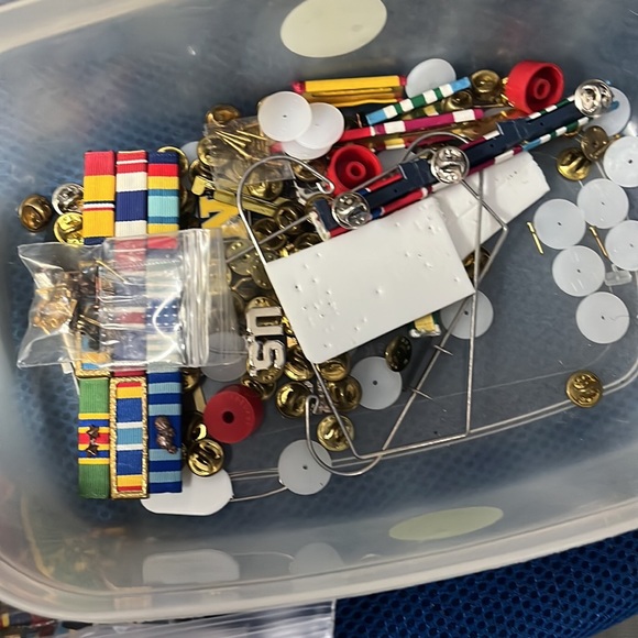 Ribbons and stuff lot - Picture 3 of 3